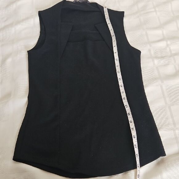 Elegant Black Sleeveless Top - Picture 5 of 16